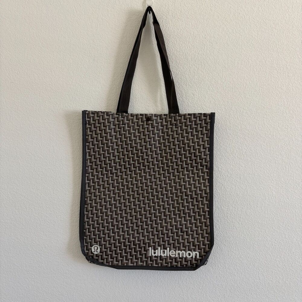 Lululemon Large Shopper Tote – Winter 2025 Brown Retro Print